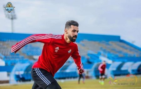 صورة عبدالله السعيد مع نادي الأهرام Pyramids
