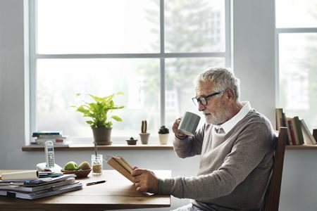 صورة , رجل , القراءة , أوقات الفراغ , تناول القهوة