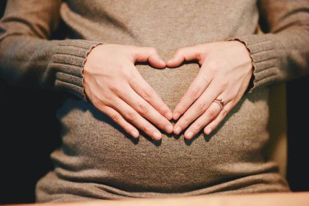 التغذية اللازمة للأم في فترة الحمل