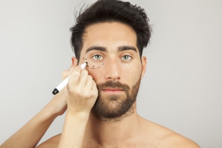 استخدام تقنية البلازما في شد منطقة العيون