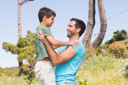 عواقب الخوف الزائد على الأبناء