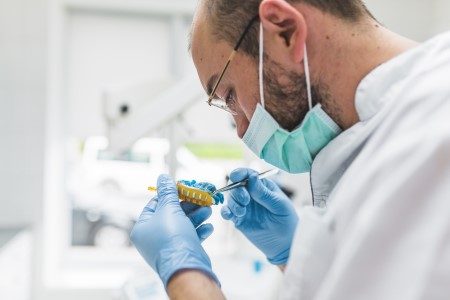 الفك ، الفيلر ، الجراحات التجميلية ، تعريض الفك ، حجم الفك 