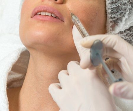 تجميل البشرة ، المراكز التجميلية ، العمليات الجراحية