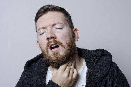 مرض اللوز ، tonsillitis ، التهاب اللوزتين ، صورة