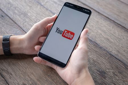 كيف تصبح مشهورًا على يوتيوب “YouTube”